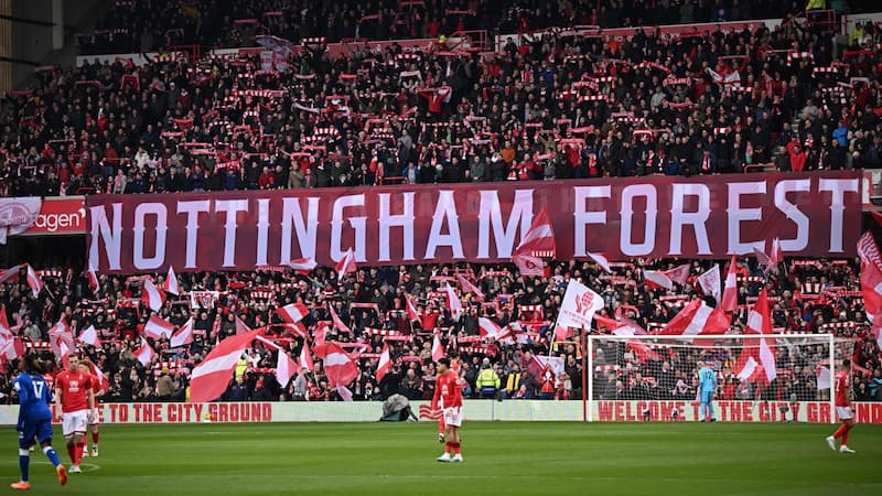 Nottingham Forest trong giai đoạn suy thoái